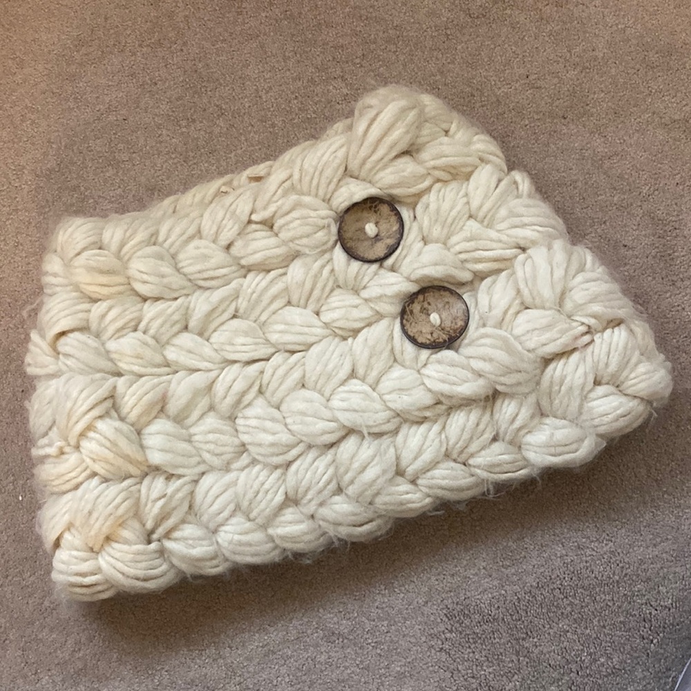 Super unique Anthro cowlneck scarf ✨